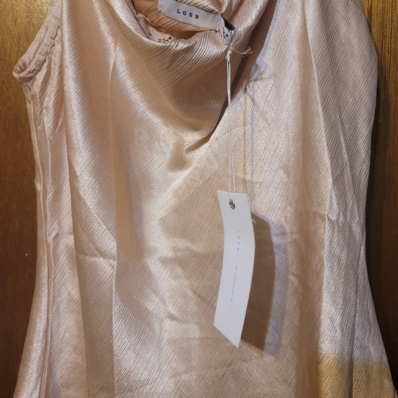 Lush satin top - Picture 3 of 4